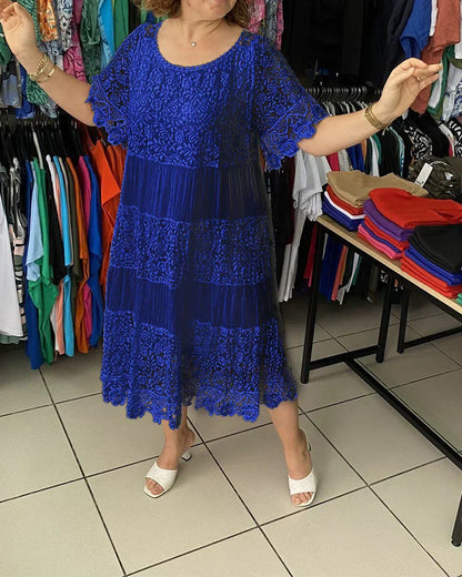 LM | Timeless lace midi dress