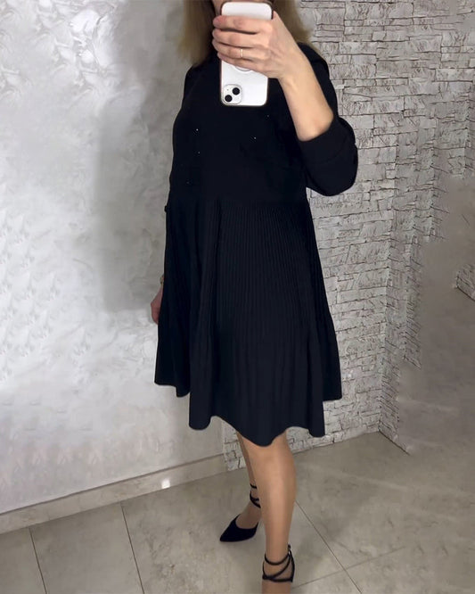 LM | Solid-colored dress with high heels