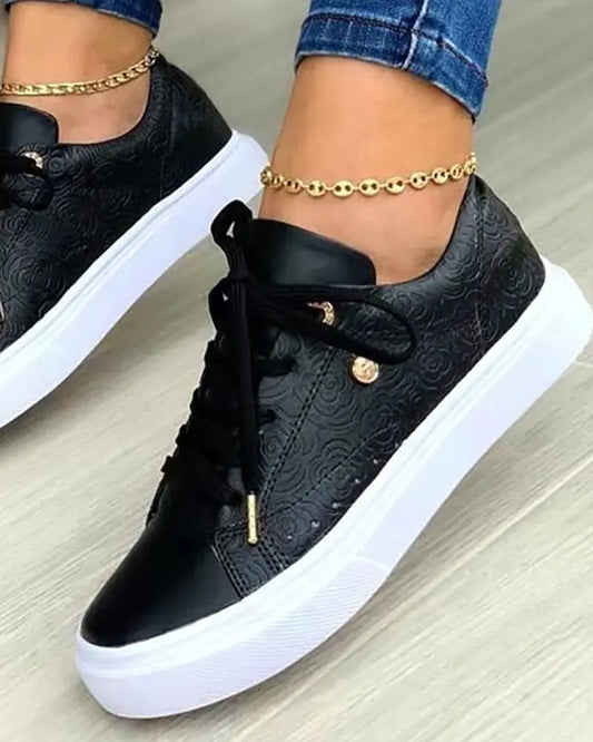 LM | Chic sneakers with golden details