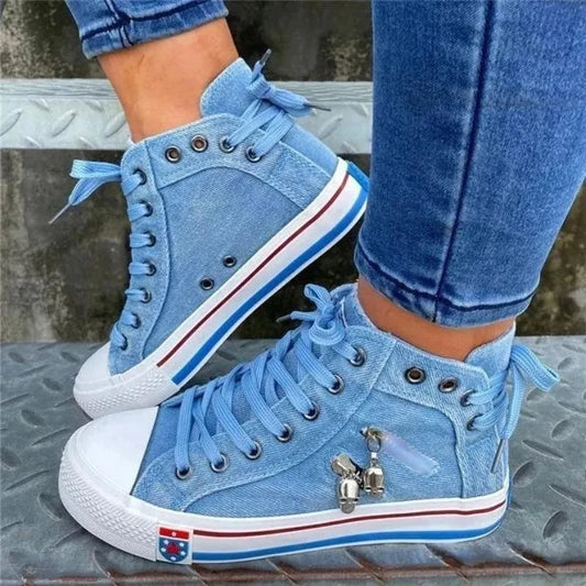 LM | Fashionable canvas sneakers with zipper detail