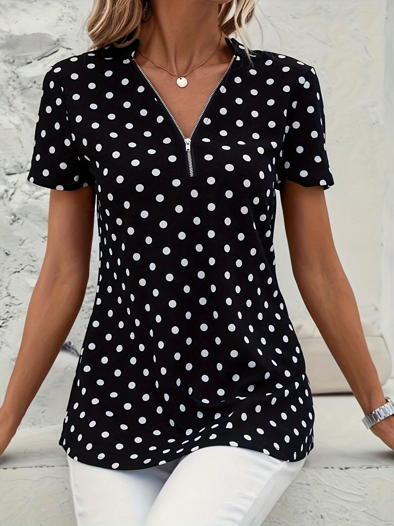 LM | zipper and short sleeves
