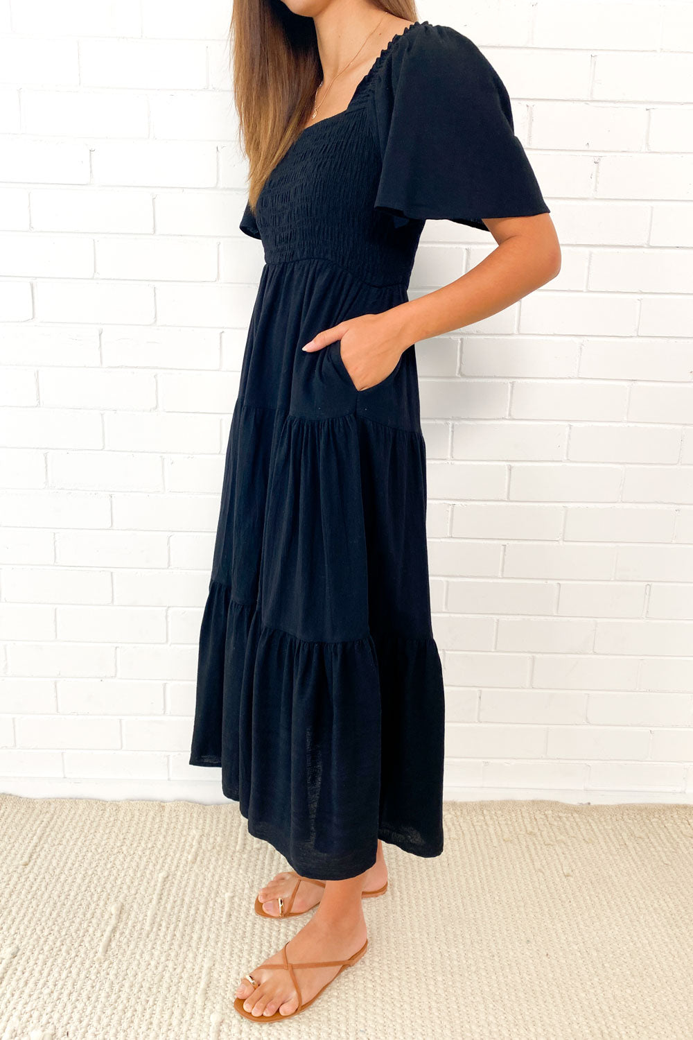LM | Feminine off-shoulder midi dress