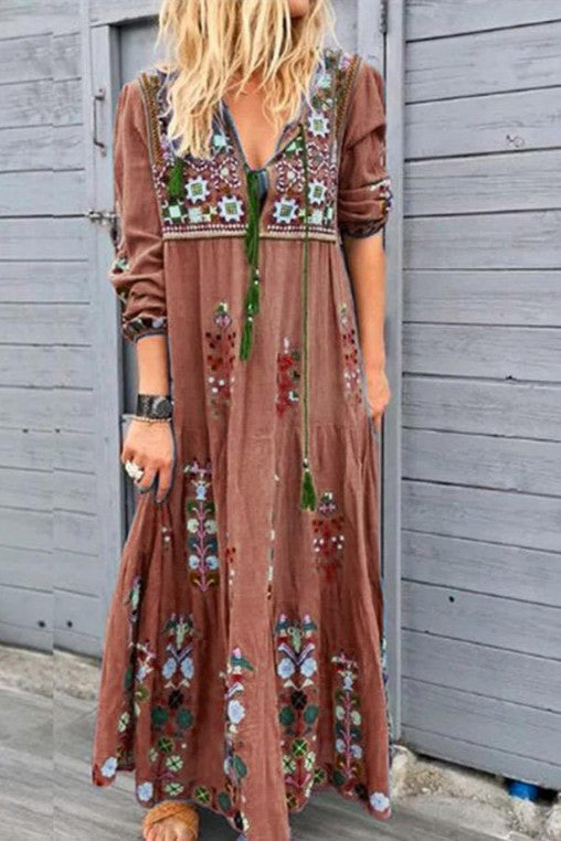 LM | V-neck maxi dress with tassel embroidery