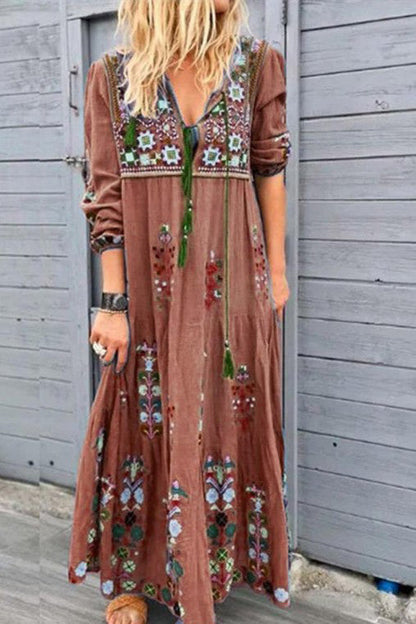 LM | V-neck maxi dress with tassel embroidery