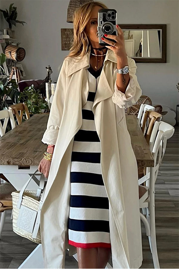 LM | Stripes Elegant midi dress with V-neck and long sleeves