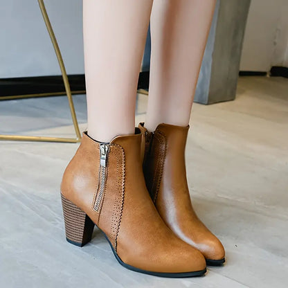 LM | WITH SOFT SOLE AND CHUNKY HEELS