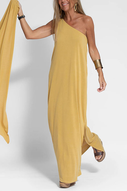 LM | Flawless and free one-shoulder maxi dress with relaxed slit