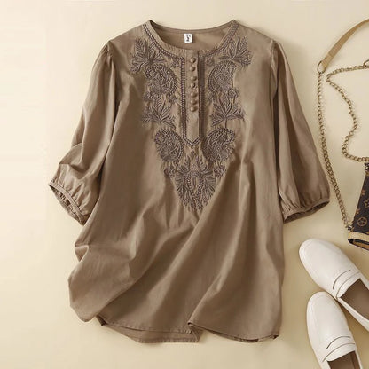 LM | Elegant blouse with embroidery