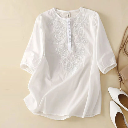 LM | Elegant blouse with embroidery
